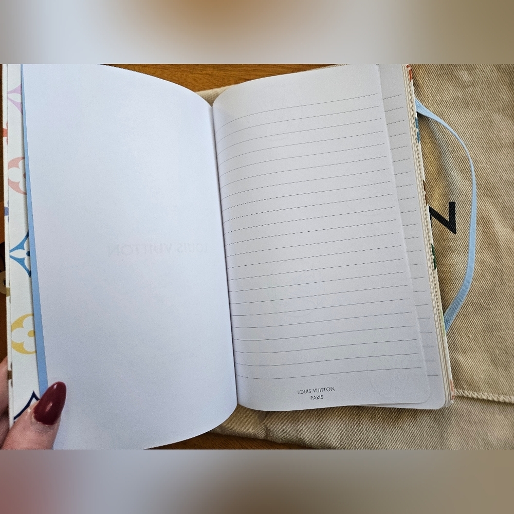 Louis vuitton 2025 Murikami Jane Notebook - Picture 8 of 10